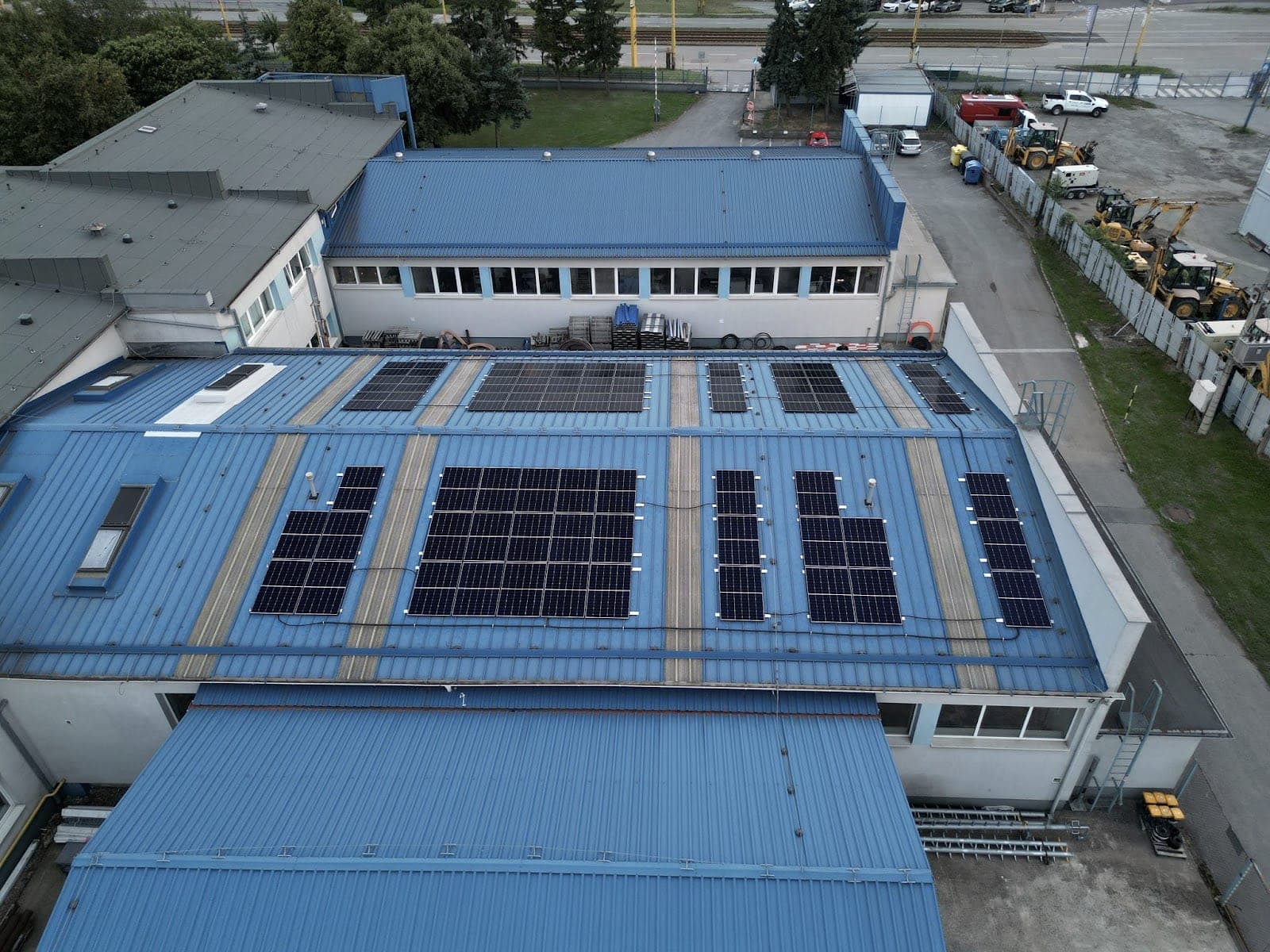 Fotovoltická elektráreň 27,84 kWp na streche – Košice (Energovision), záber 1