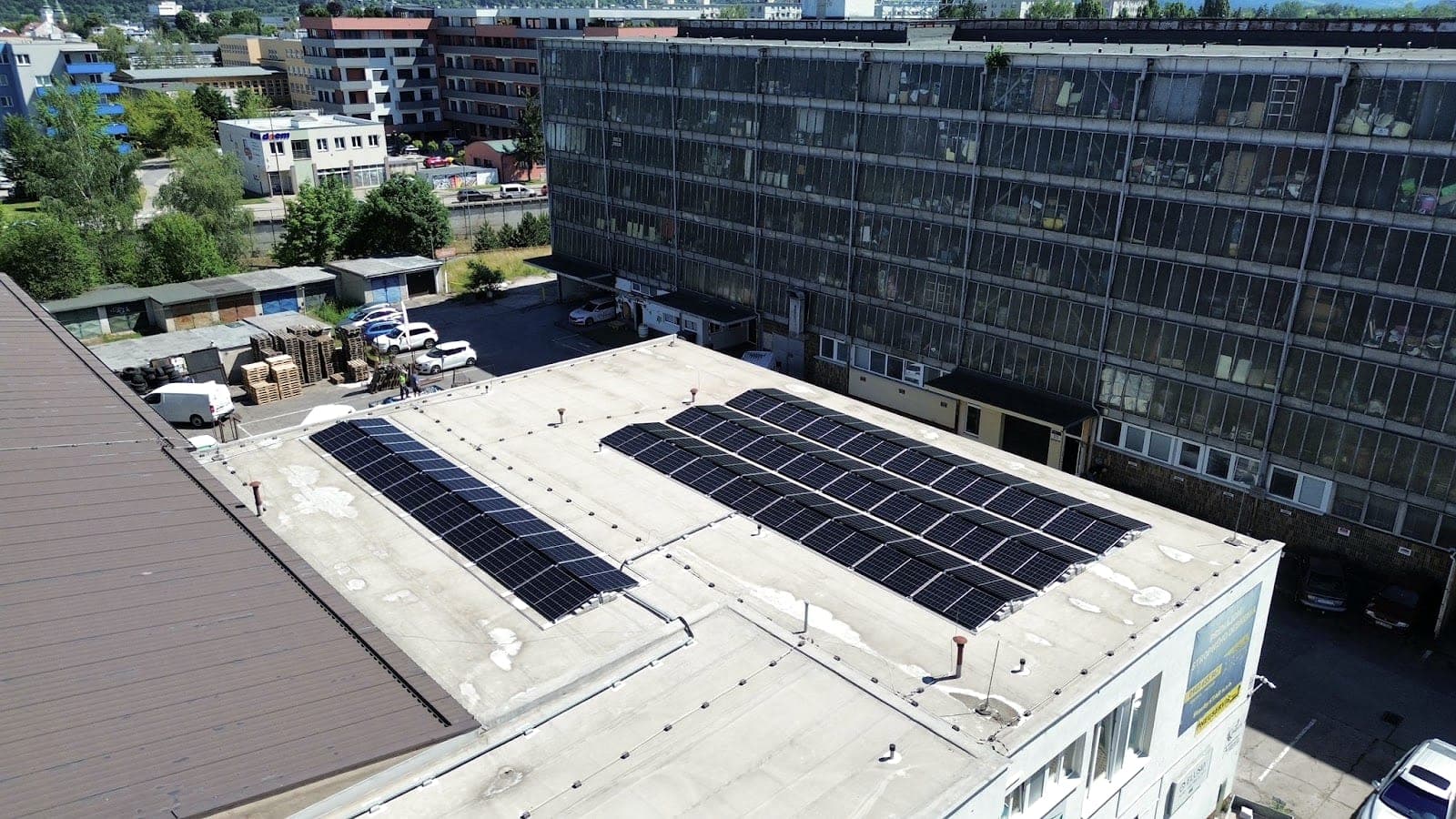 Fotovoltická elektráreň 31,04 kWp na streche – Žilina (Energovision), záber 1