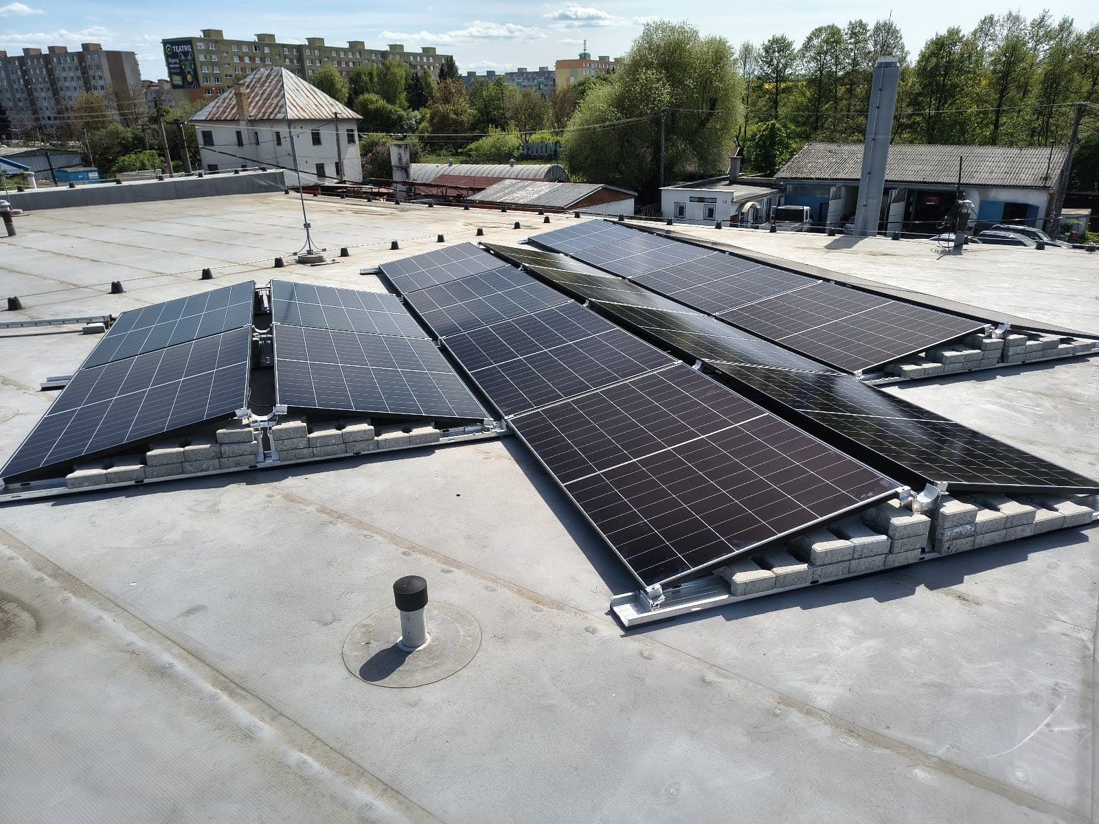 Fotovoltická elektráreň 9,7 kWp na streche – Rimavská Sobota (Energovision), záber 1