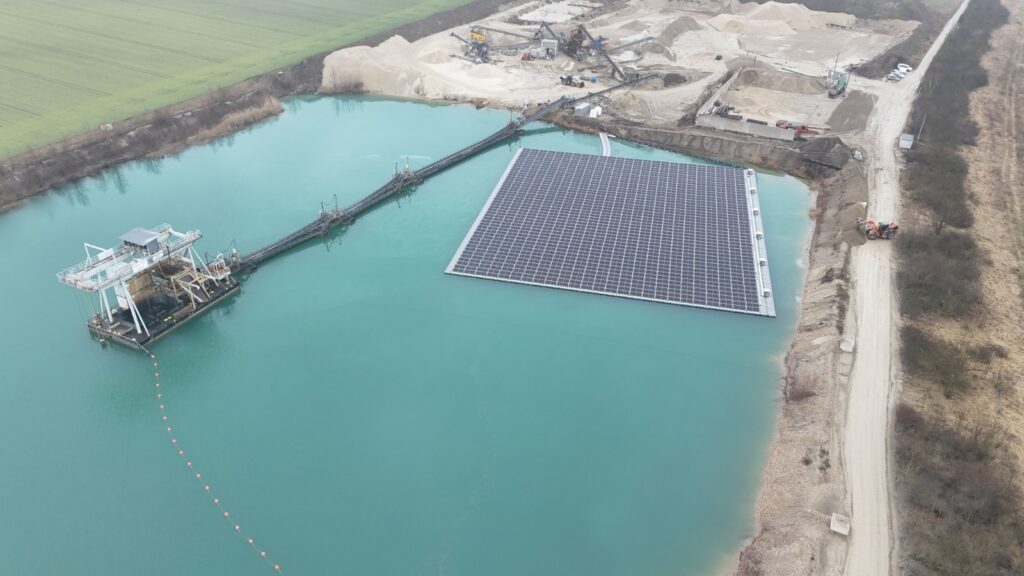 Plávajúca fotovoltaická elektráreň s batériovým úložiskom – Energovision