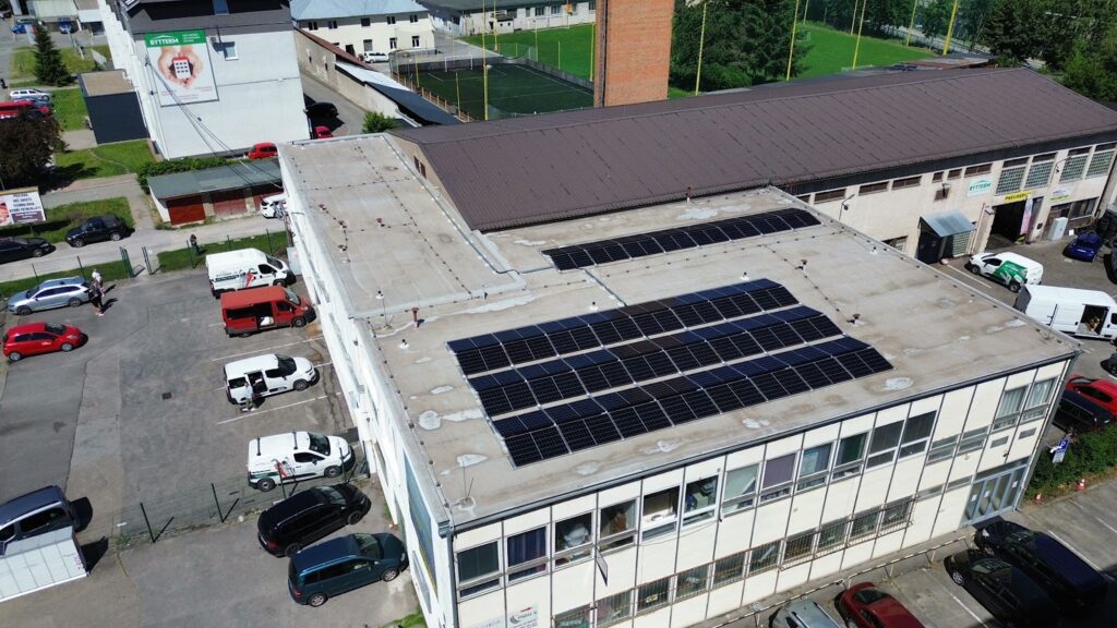 Fotovoltická elektráreň 31,04 kWp na streche – Žilina (Energovision), záber 2