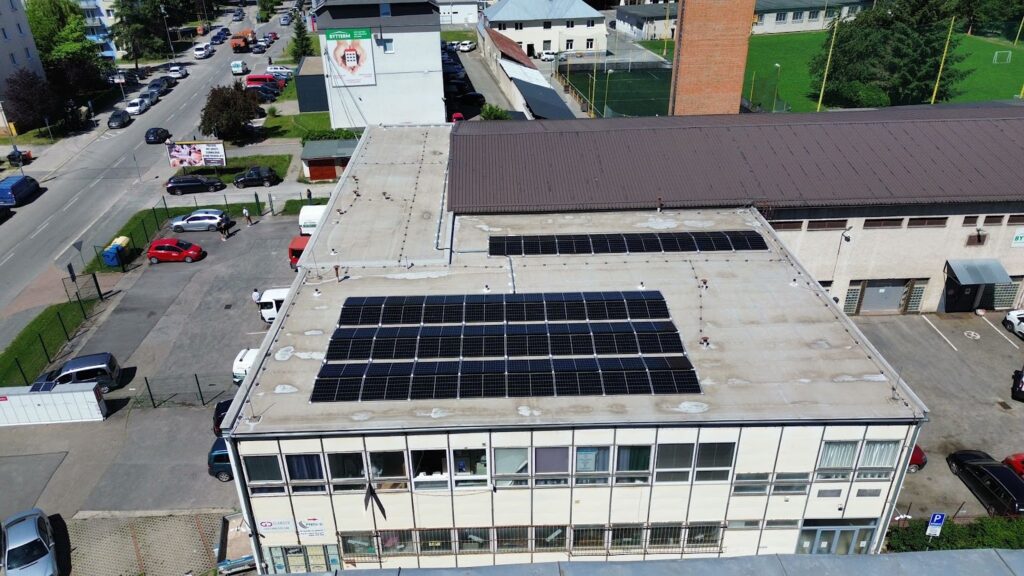 Fotovoltická elektráreň 31,04 kWp na streche – Žilina (Energovision), záber 3