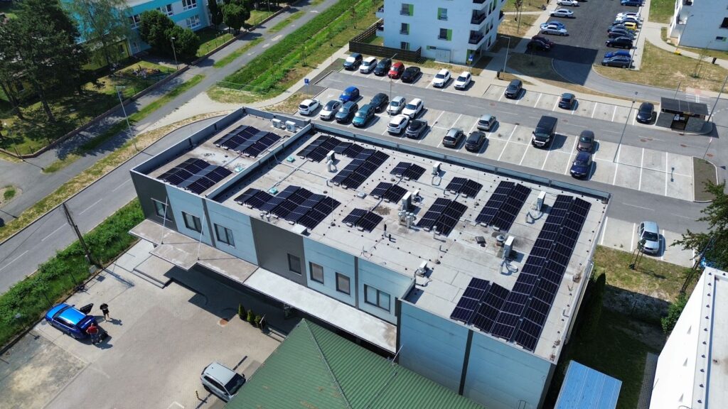 Fotovoltická elektráreň 34,2 kWp na streche – Vranov nad Topľou (Energovision), záber 3