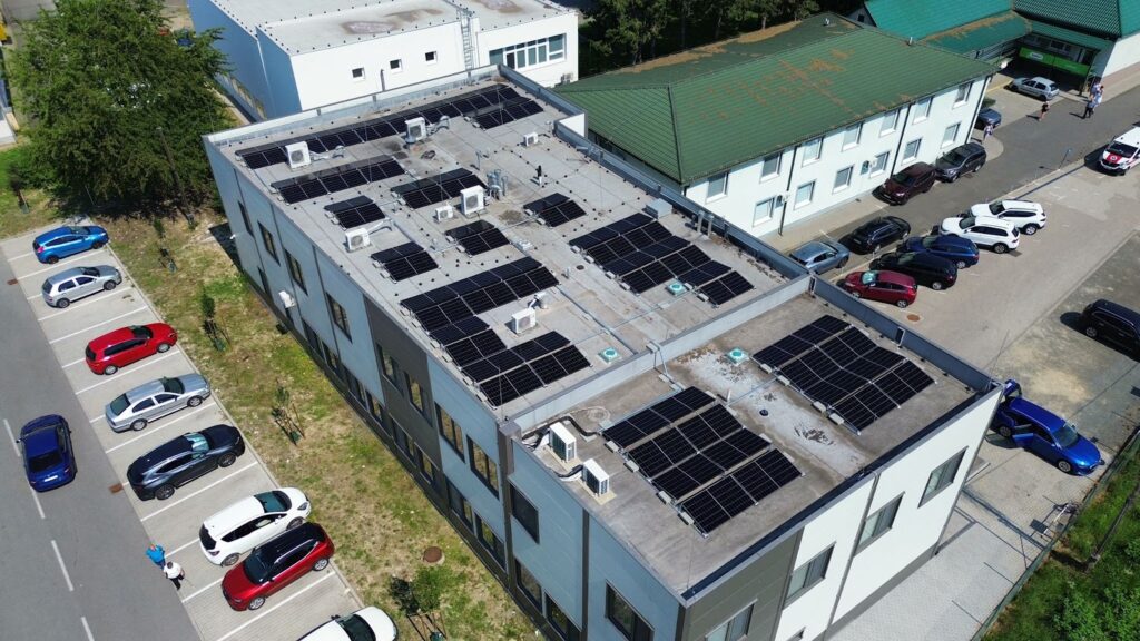 Fotovoltická elektráreň 34,2 kWp na streche – Vranov nad Topľou (Energovision), záber 7