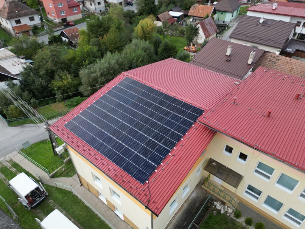 Fotovoltická elektráreň 32,66 kWp na streche – Iliašovce (Energovision), záber 3