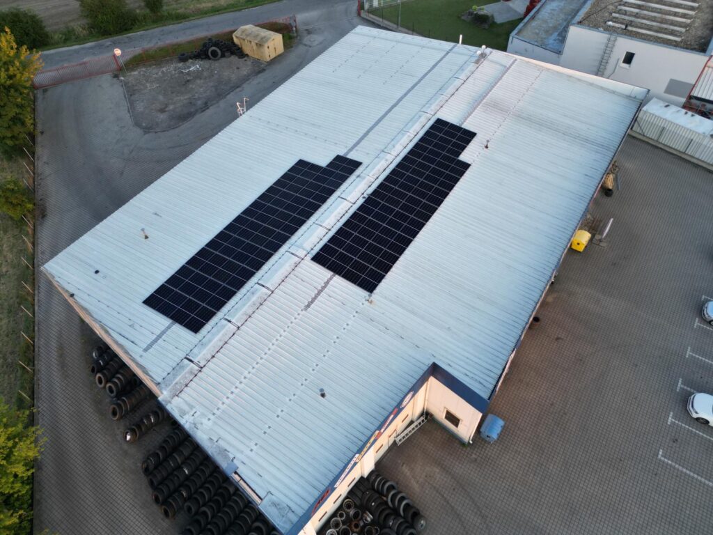 Fotovoltická elektráreň 33,06 kWp na streche – Malacky (Energovision), záber 3