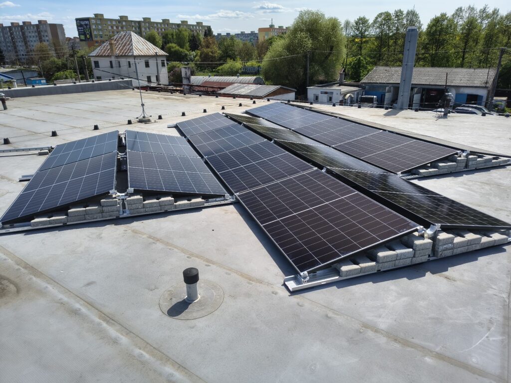 Fotovoltická elektráreň 9,7 kWp na streche – Rimavská Sobota (Energovision), záber 1