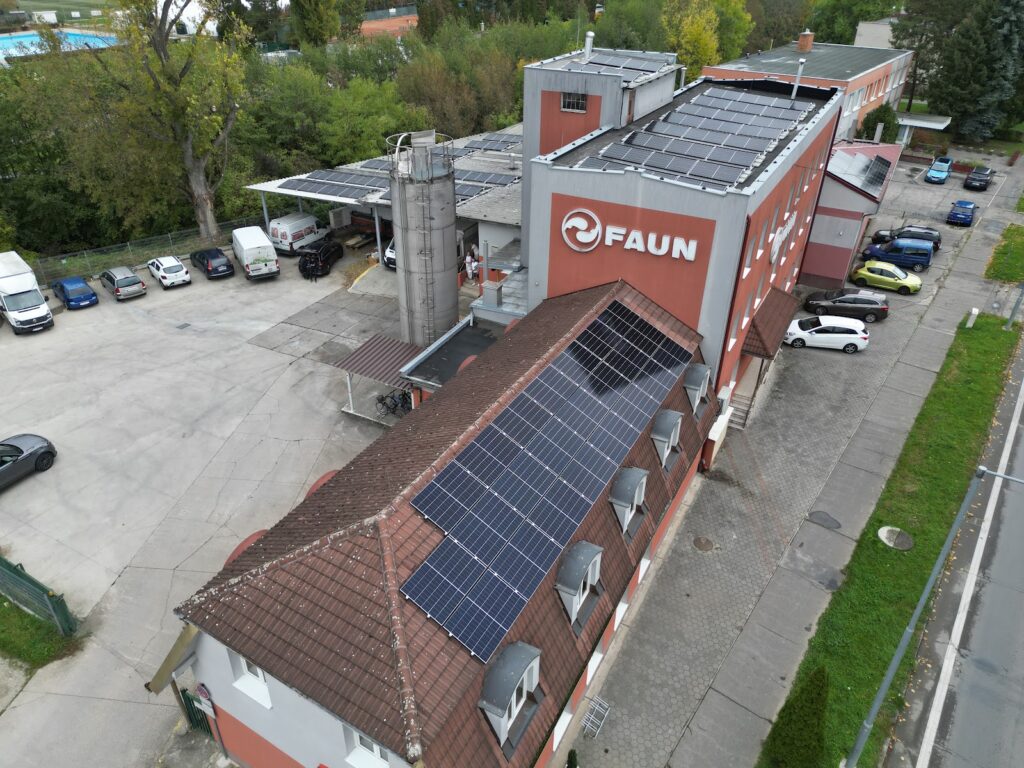 Fotovoltická elektráreň 103,96 kWp na streche – Senica (Energovision), záber 2