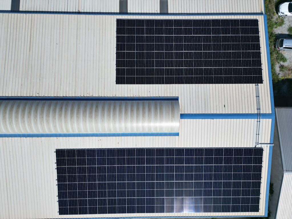 Fotovoltická elektráreň 77,76 kWp na streche – Skalica (Energovision), záber 3