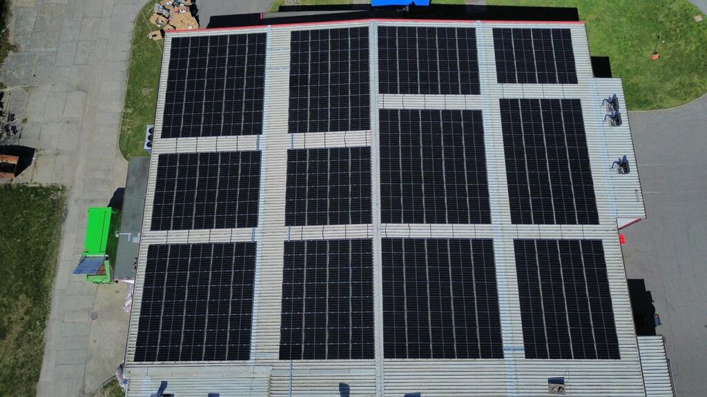 Fotovoltická elektráreň 529,62 kWp na streche – Spišská Nová Ves (Energovision), záber 5