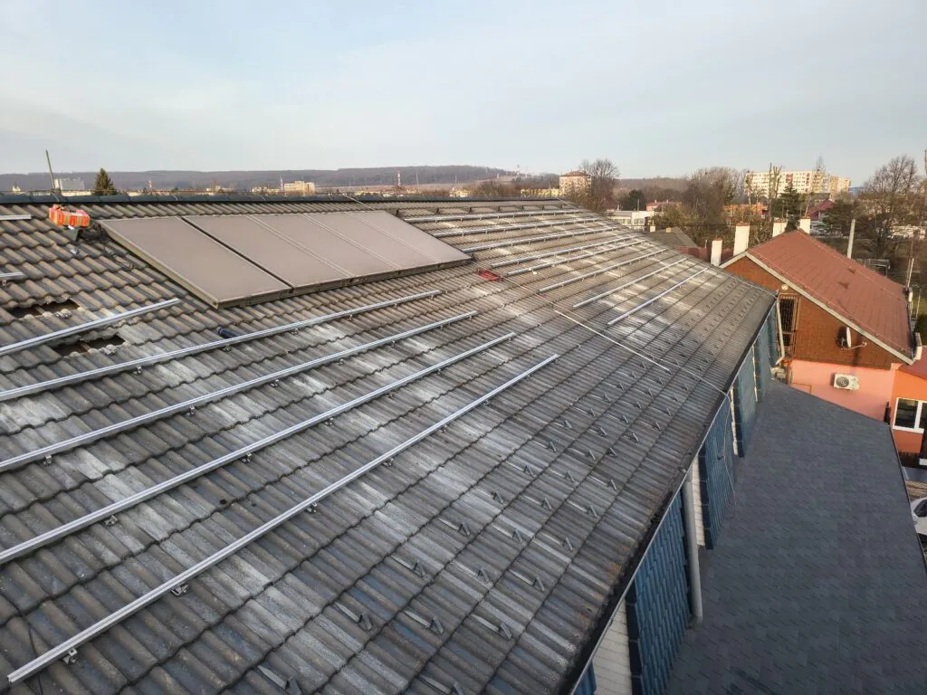 Fotovoltická elektráreň 29,58 kWp na streche – Košice-Šaca (Energovision), záber 3