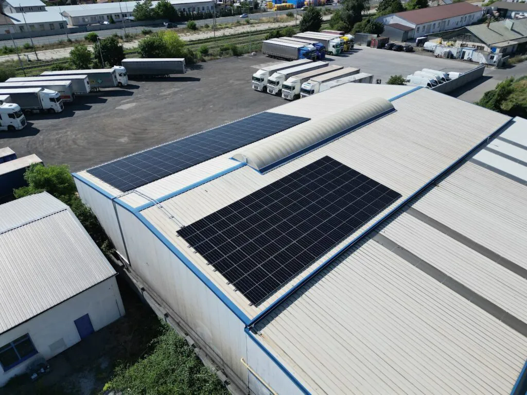 Fotovoltická elektráreň 77,76 kWp na streche – Skalica (Energovision), záber 2
